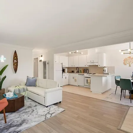 Charming 2Bedroom 1Bathroom With Breathtaking Mountain, Sunset And Ocean Views